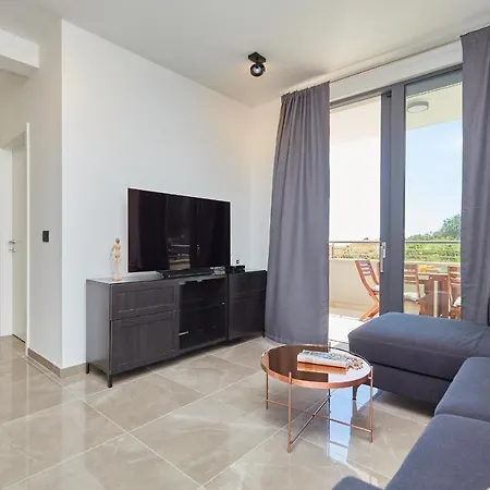 Hedera Estate, Hedera A35 Апартаменты *